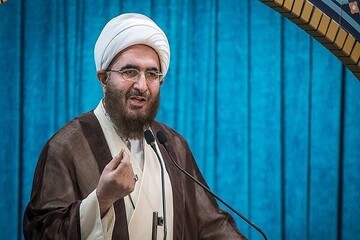 فتاح میزائل نے شیاطین کی صفوں میں خوف وہراس کا ماحول پیدا کیا، امام جمعہ تہران