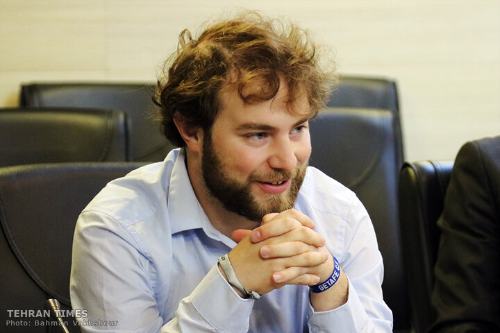 Spanish journalists visit Tehran Times