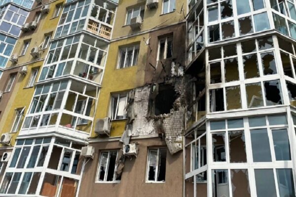 سقوط یک پهپاد در یک ساختمان اداری در «بلگورود» روسیه+ تصاویر