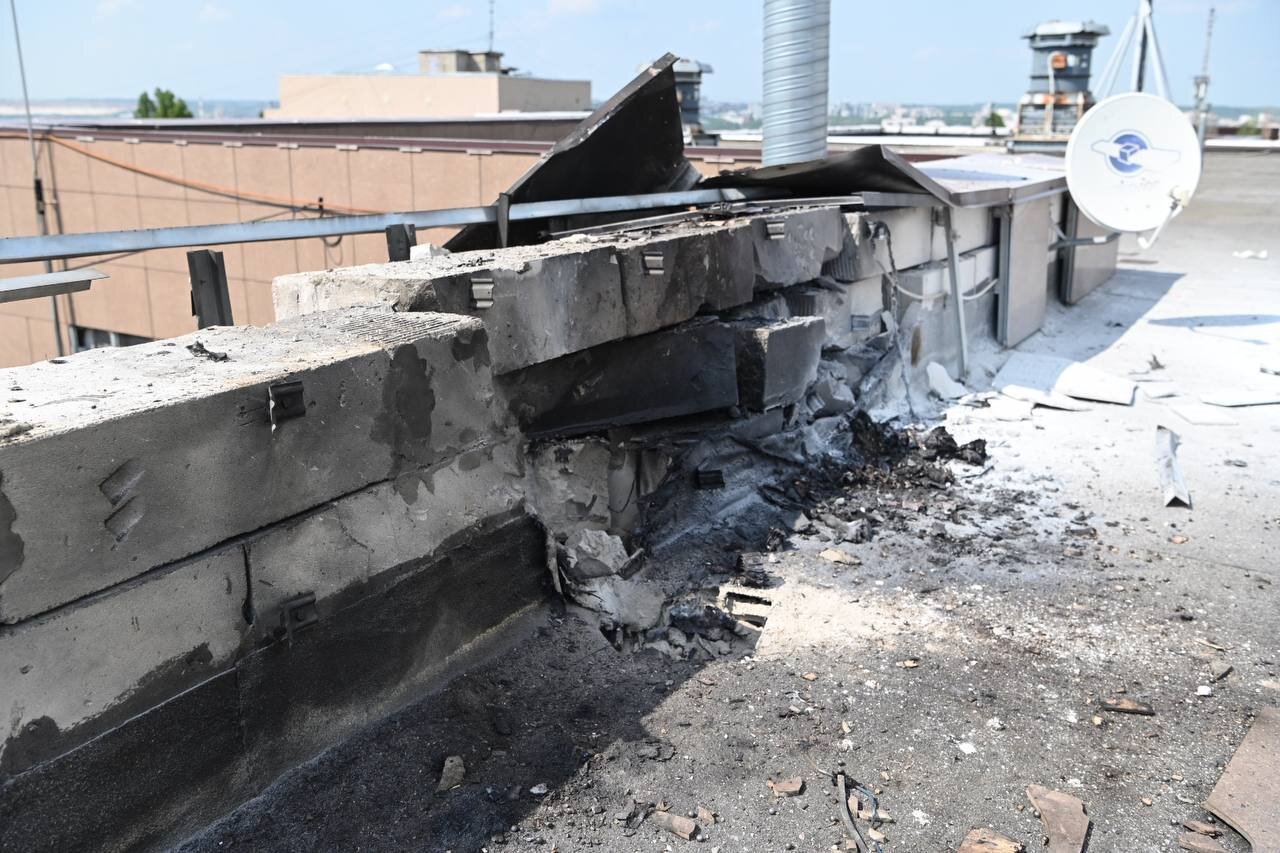 سقوط یک پهپاد روی یک ساختمان اداری در «بلگورود» روسیه+عکس