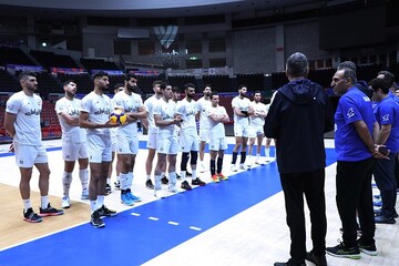 شکست تیم ملی والیبال ایران برابر چین در ست اول