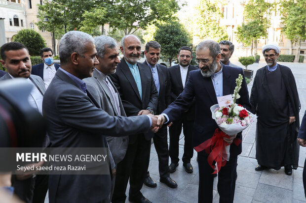 اسدالله اسدی، دیپلمات آزاد شده ایرانی از زندان‌های بلژیک، شنبه ۲۰ خردادماه ۱۴۰۲ با امیر عبداللهیان، وزیر امور خارجه، در محل ساختمان شماره یک وزارت خارجه دیدار کردند