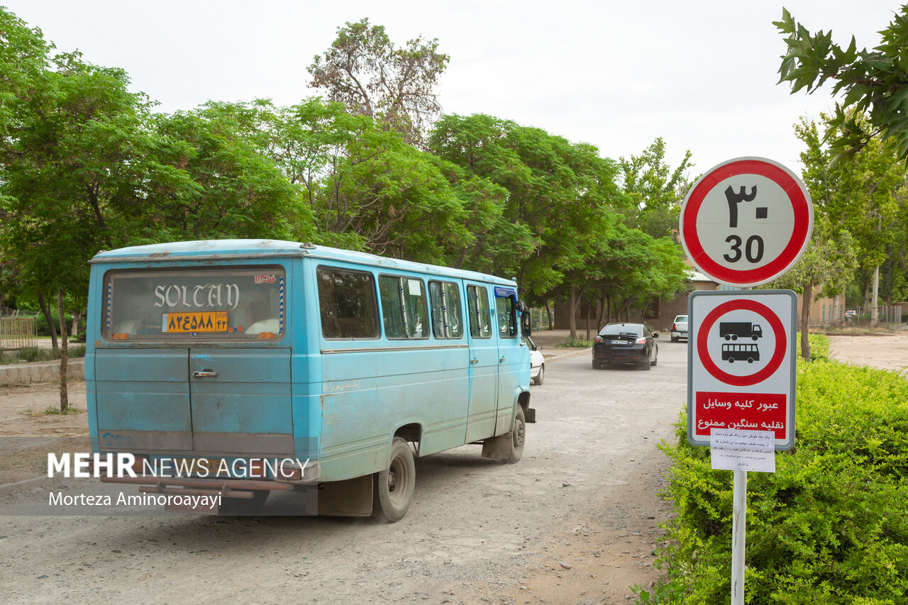تبدیل باغ عمارت امین اسلامی به خیابان/عبور خودرو از عرصه اثر ملی