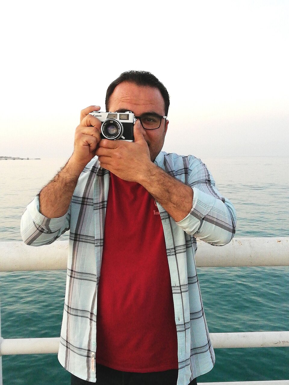 عکاسان خبری، دشمن کسی نیستند!/ ثبت تاریخ از دل آتش تا قلب کرونا