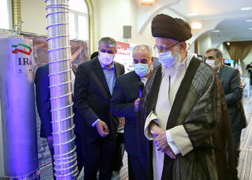 Ayatollah Seyed Ali Khamenei, the Leader of the Islamic Revolution, paid a visit to an exhibition held to showcase the progress Iran made in various nuclear-related sectors.