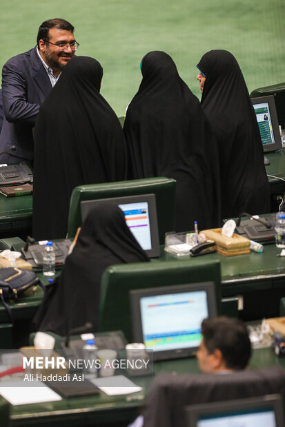 صحن علنی مجلس شورای اسلامی صبح روز یکشنبه ۲۱ خرداد ماه ۱۴۰۲ به ریاست محمد باقر قالیباف برگزار شد