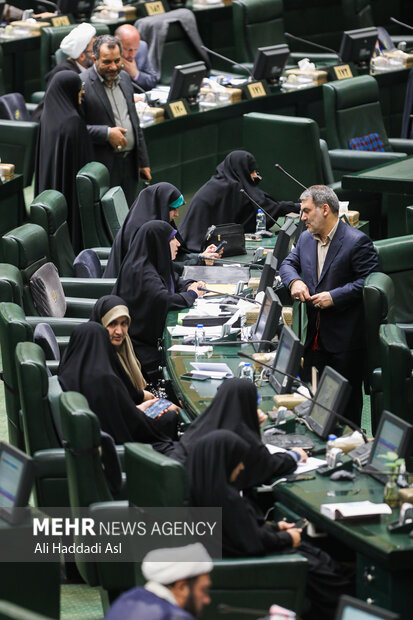 صحن علنی مجلس شورای اسلامی صبح روز یکشنبه ۲۱ خرداد ماه ۱۴۰۲ به ریاست محمد باقر قالیباف برگزار شد