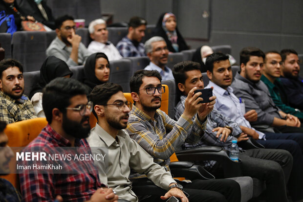 جشن اکران مردمی فیلم «مصلحت» در همدان