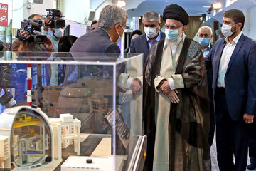 Ayatollah Khamenei visits nuclear exhibition