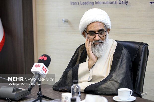 سیستان و بلوچستان را تقسیم کنید!/ نباید به همه شناسنامه داد