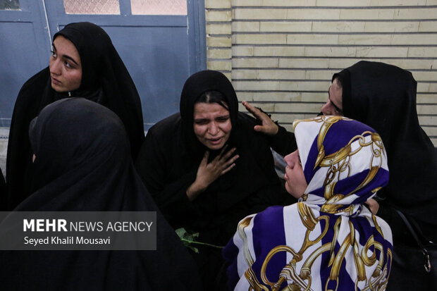 تشییع باشکوه شهید مدافع امنیت در ایذه / مردم خواستار برخورد شدند