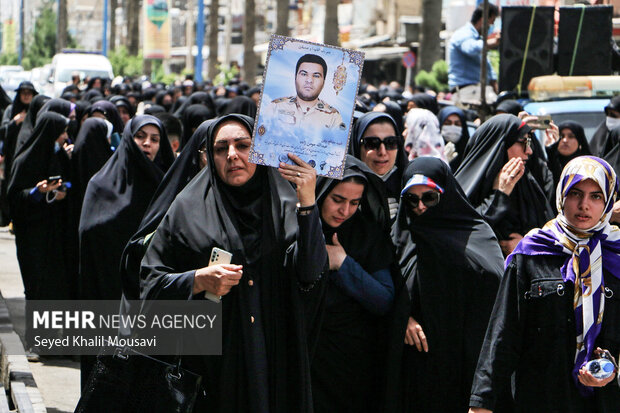 تشییع باشکوه شهید مدافع امنیت در ایذه / مردم خواستار برخورد شدند