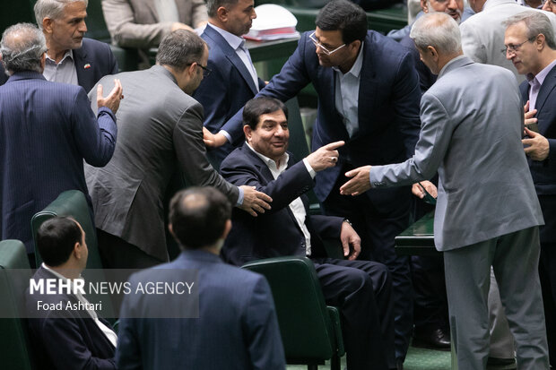 Iranian MPs give vote of confidence to new industry minister
