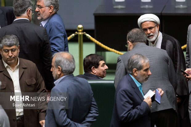محمد مخبر معاون اول رئیس جمهور در جلسه رای اعتماد وزیر پیشنهادی صنعت، معدن و تجارت  در مجلس شورای اسلامی حضور دارد