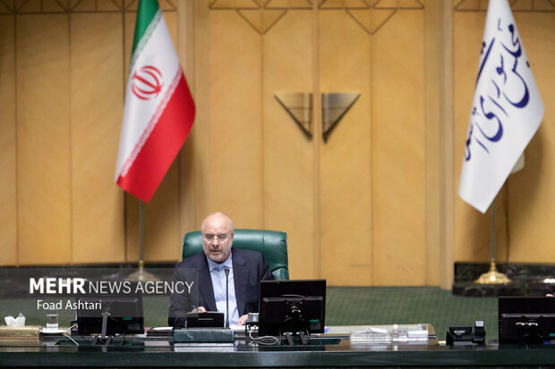 محمدباقر قالیباف رئیس مجلس شورای اسلامی در جلسه رای اعتماد وزیر پیشنهادی صنعت، معدن و تجارت حضور دارد