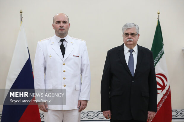 الکسی ددوف سفیر روسیه در تهران در مراسم روز ملی روسیه حضور دارد