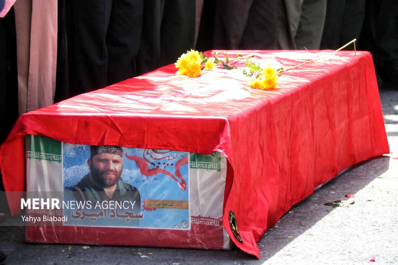 تشییع شهدای مدافع امنیت از ایذه تازرندیه/روایت مردمی که قدرشناسند