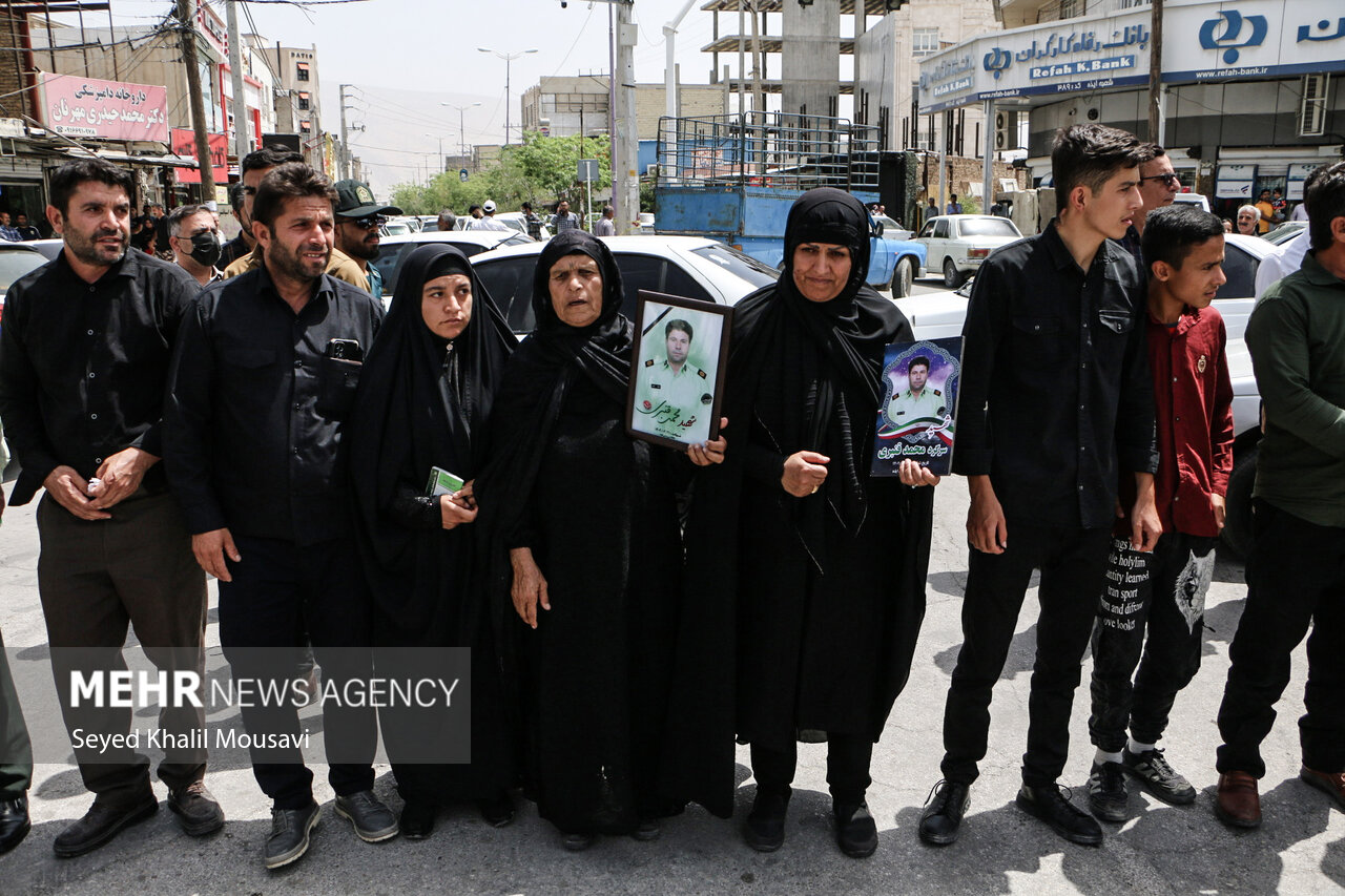 تشییع شهدای مدافع امنیت از ایذه تازرندیه/روایت مردمی که قدرشناسند