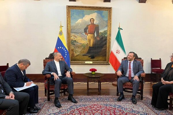 وزيرا خارجية إيران وفنزويلا يبحثان القضايا ذات الاهتمام المشترك
