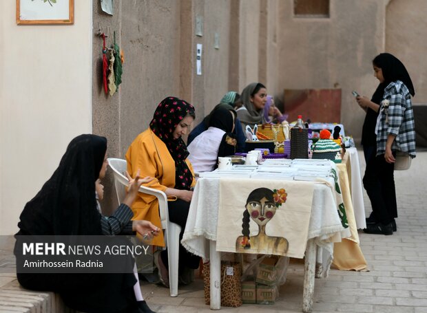 Handicrafts exhibition in Iran's Birjand
