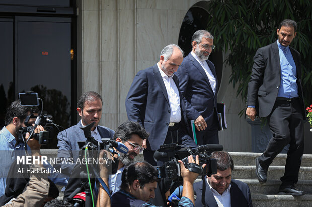 حاشیه هیئت دولت 4