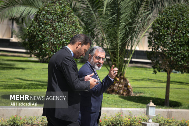 حاشیه هیئت دولت 5