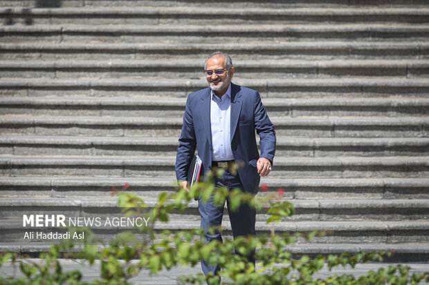 حاشیه هیئت دولت 10