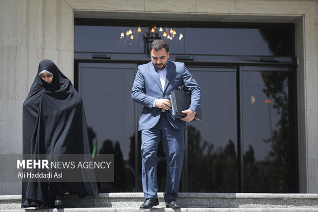 حاشیه هیئت دولت 11