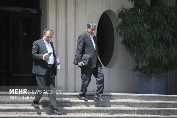 حاشیه هیئت دولت 12