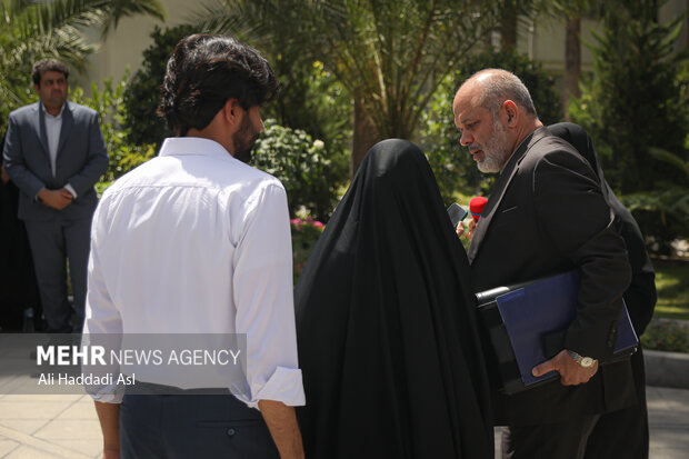 حاشیه هیئت دولت 16