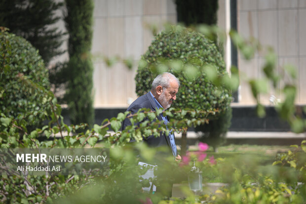 حاشیه هیئت دولت 18