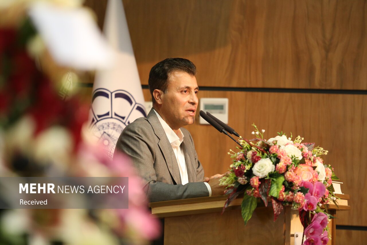 روایت ثبت رکورد فتح «اورست» و «لوتسه» در ۲۴ ساعت توسط کوهنورد قمی