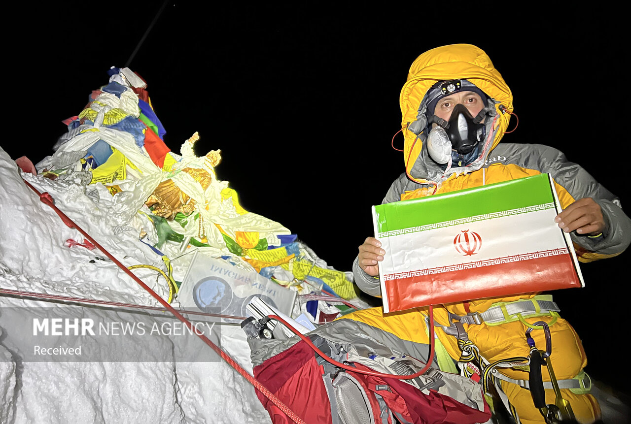 روایت ثبت رکورد فتح «اورست» و «لوتسه» در ۲۴ ساعت توسط کوهنورد قمی