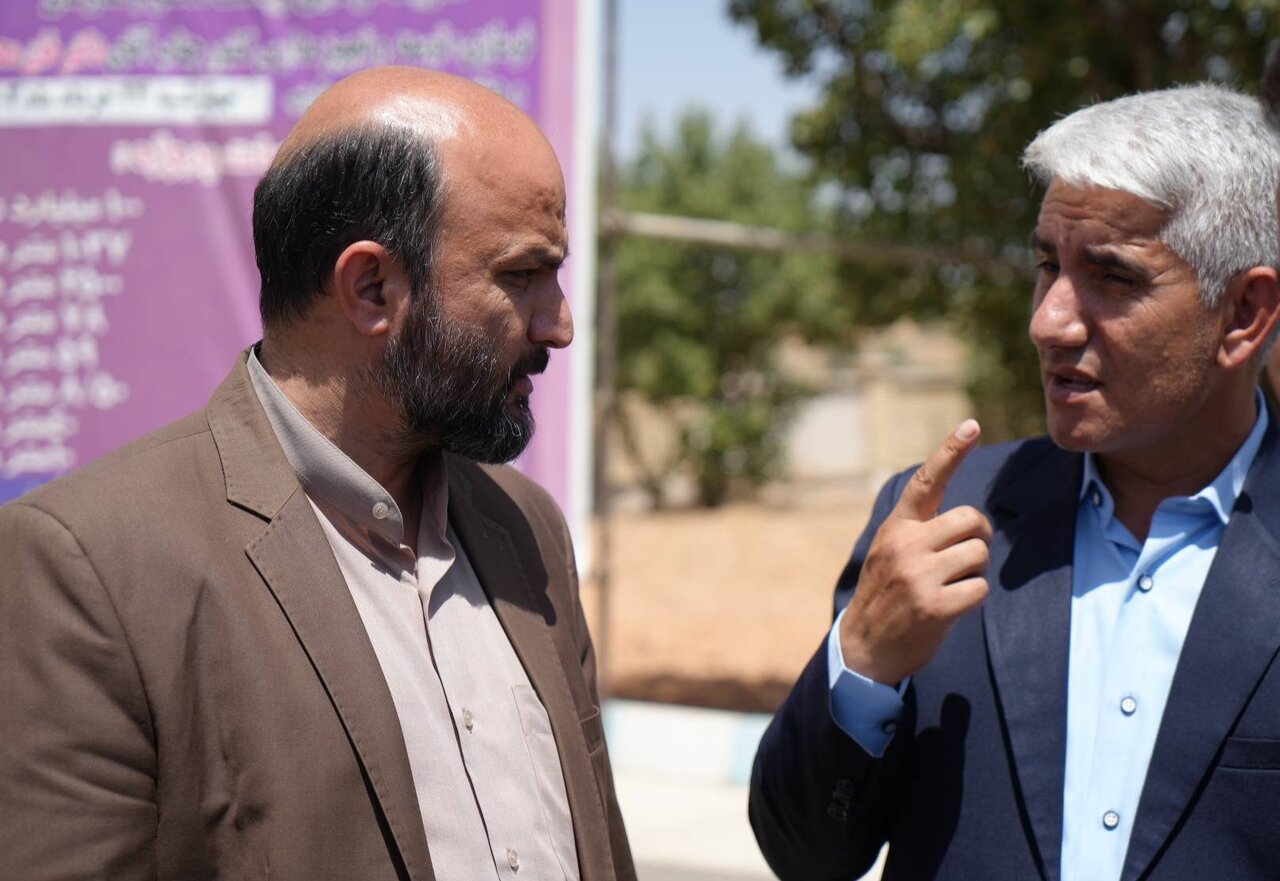 آسمان سقف خانه های زلزله زده شهر سی سخت/ رویای مسکن جان می گیرد؟