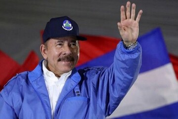 رئيس نيكاراغوا يهنئ نظيره الايراني بذكرى تاسيس الجمهورية الاسلامية