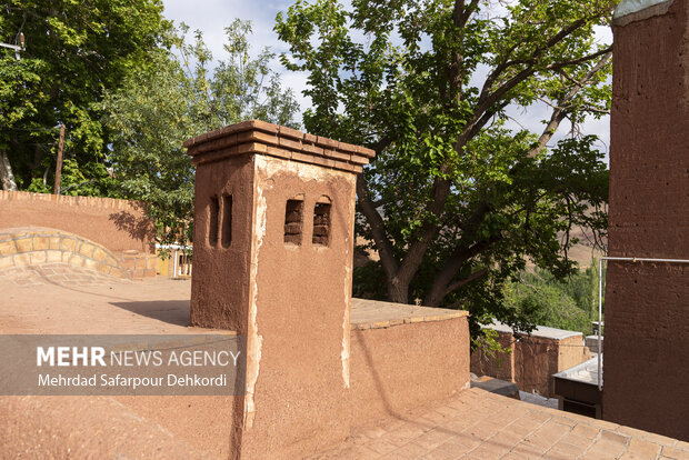 ابیانه نگینی سرخ در دل کویر 16