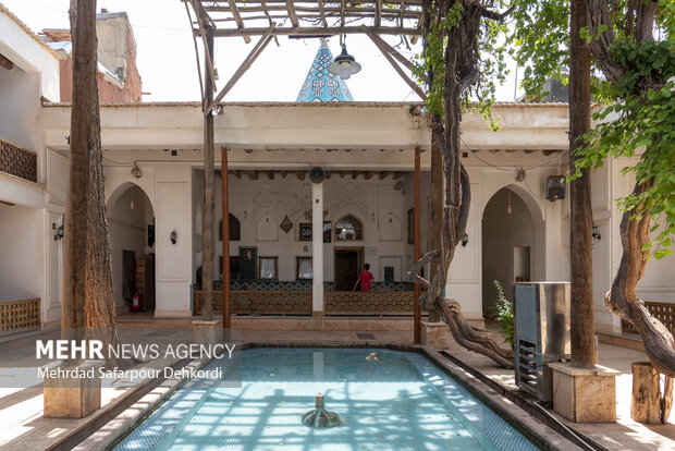 ابیانه نگینی سرخ در دل کویر 27