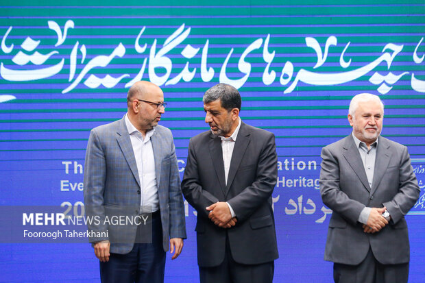 عزت الله ضرغامی وزیر میراث‌فرهنگی، گردشگری و صنایع‌دستی درمراسم دومین نکوداشت چهره های ماندگار میراث فرهنگی ایران حضور دارد
