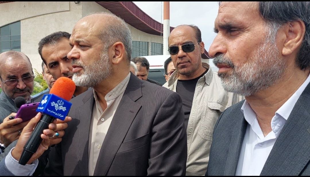 وزیر کشور از اردوی جهادی در واوان اسلامشهر بازدید کرد