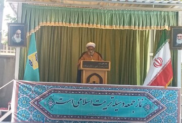 دشمنان به دنبال فروپاشی هویت دینی ملت ایران هستند