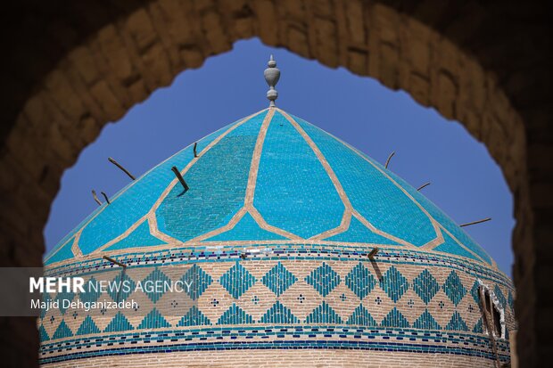 فرو ریختن بخشی از تزئینات گنبد مسجد امیرچقماق