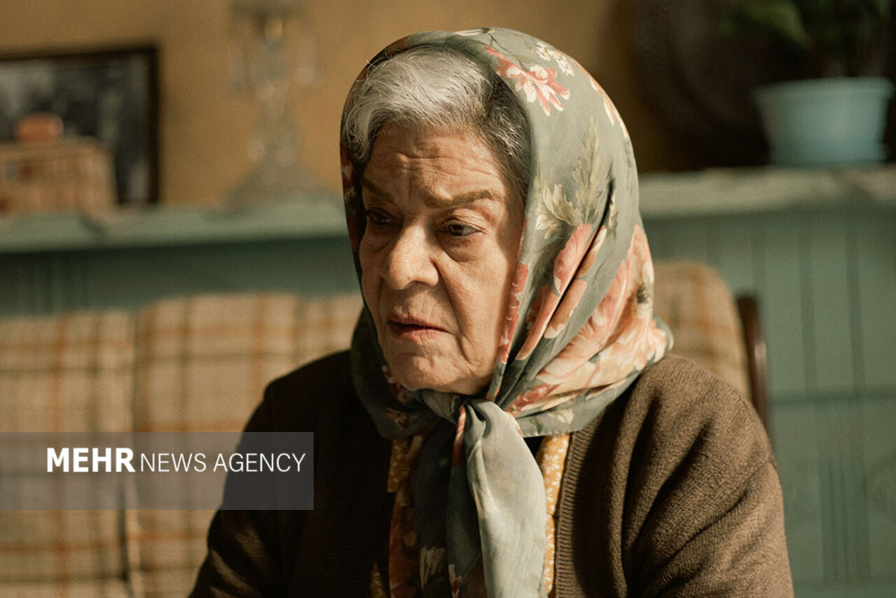 اشتباه کردم دخترم را وارد بازیگری کردم!/ صدایم را بیشتر میشناسند