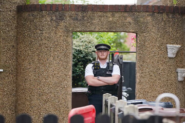 4 people found dead in London flat