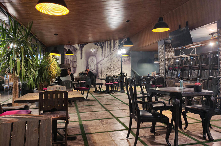 رشد قارچ گونه کافه ها در خیابان های قم