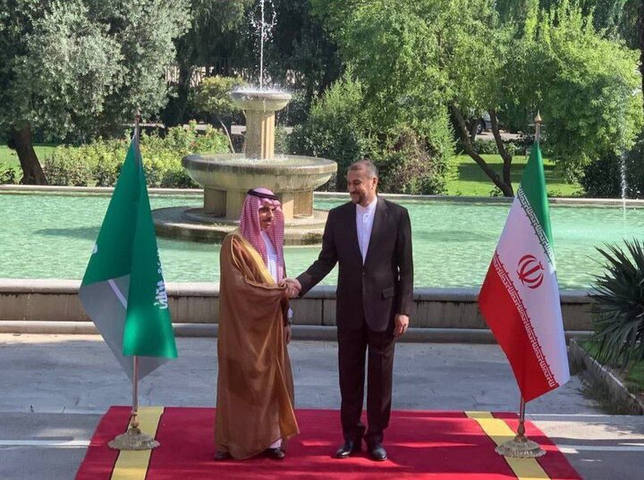 امير عبداللهيان يلتقي نظيره السعودي في مبنى وزارة الخارجية الايرانية