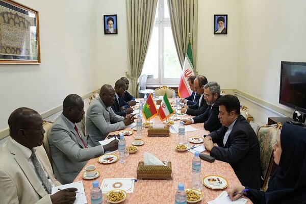 Burkina Faso heyetinden Tahran'a ziyaret