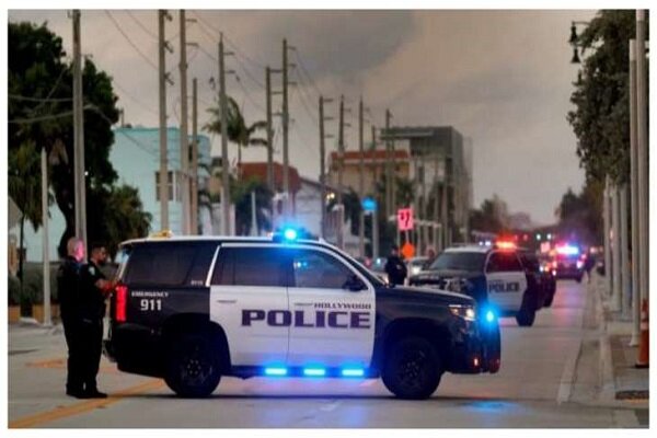 New York polisi Filistin destekçisi göstericilere sert müdahale etti
 New York polisi Filistin destekçisi göstericilere sert müdahale etti