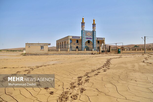 
Interior minister's visit to flood-hit areas in Ardabil
