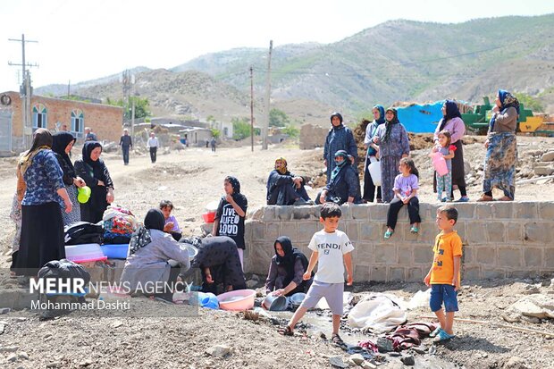 
Interior minister's visit to flood-hit areas in Ardabil
