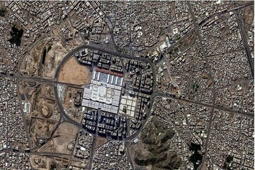 بالفیدئو... قمر "خيام" الصناعي الإيراني يرسل صوره عن المسجد النبوي الشريف(ص)